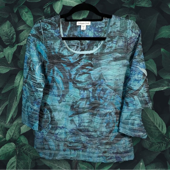 COLDWATER CREEK women's top pleated stretch waves size small/8 blues embossed - Picture 3 of 4